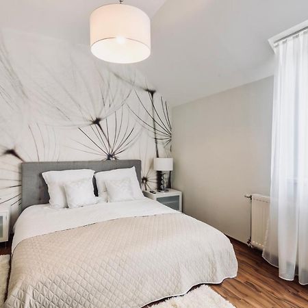 Monarchia Apartman Grand Mosonmagyaróvár Dış mekan fotoğraf